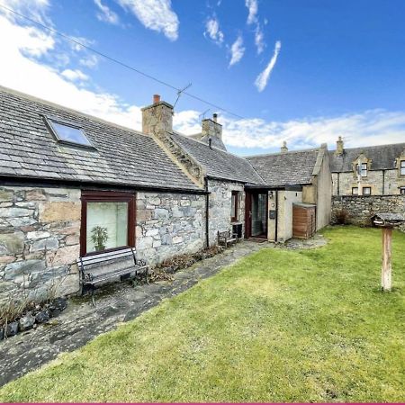 Ailnack Cottage -Cheerful Cottage With Secure Garden And Off Street Parking Sleeps 4 Tomintoul Bagian luar foto