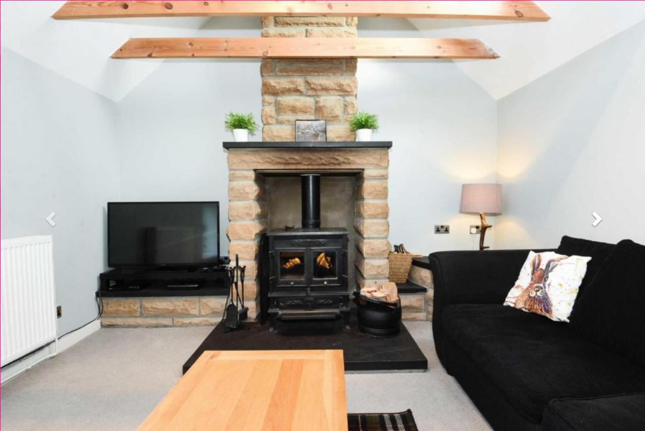 Ailnack Cottage -Cheerful Cottage With Secure Garden And Off Street Parking Sleeps 4 Tomintoul Bagian luar foto
