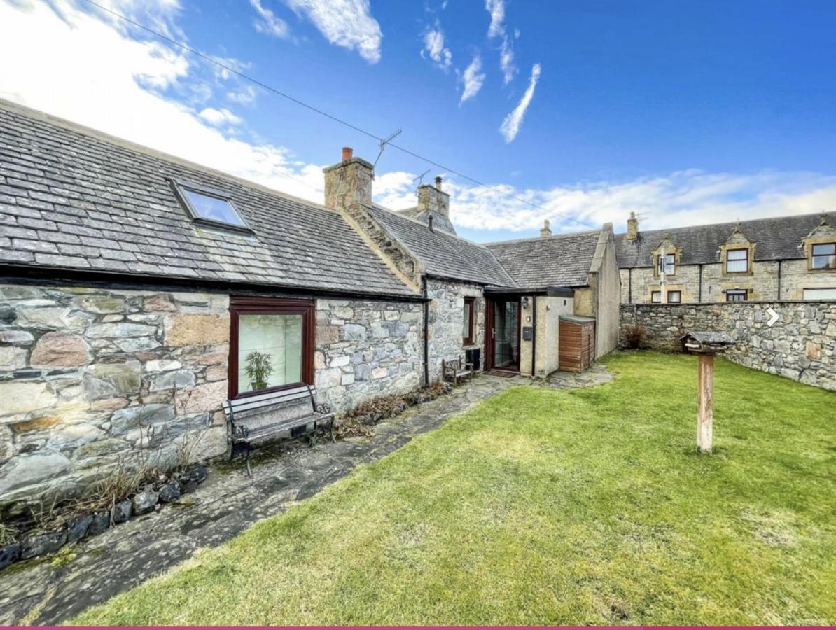 Ailnack Cottage -Cheerful Cottage With Secure Garden And Off Street Parking Sleeps 4 Tomintoul Bagian luar foto