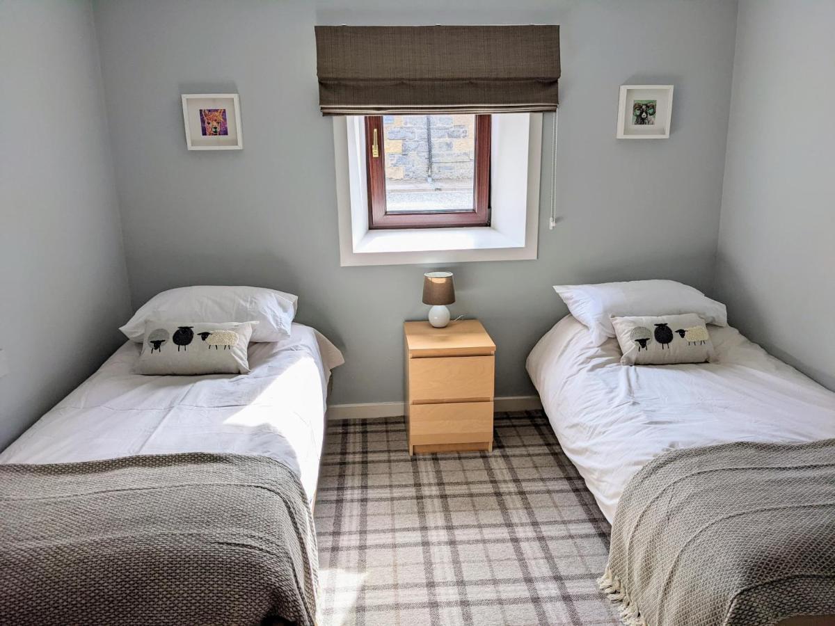 Ailnack Cottage -Cheerful Cottage With Secure Garden And Off Street Parking Sleeps 4 Tomintoul Bagian luar foto